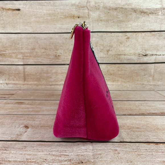 ๐ Juicy Couture Soft Velvet Cosmetic Bag - Picture 5 of 12